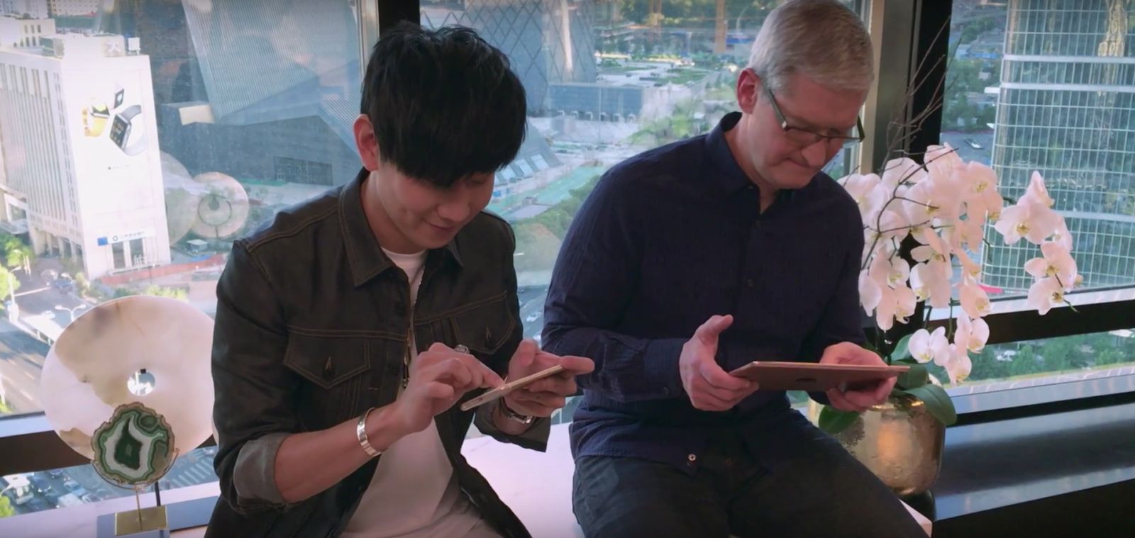 tim cook jj lin apple