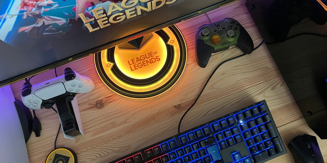 AOC AGON PRO AG275QXL - League of Legends Edition