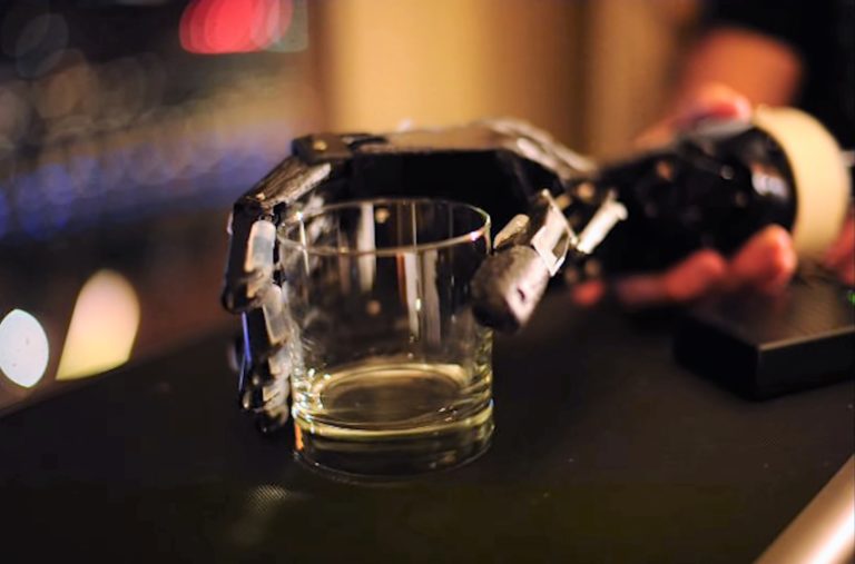 Keurig Mão robótica